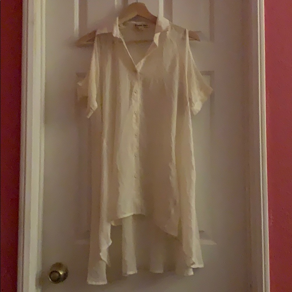 Off shoulder shirt